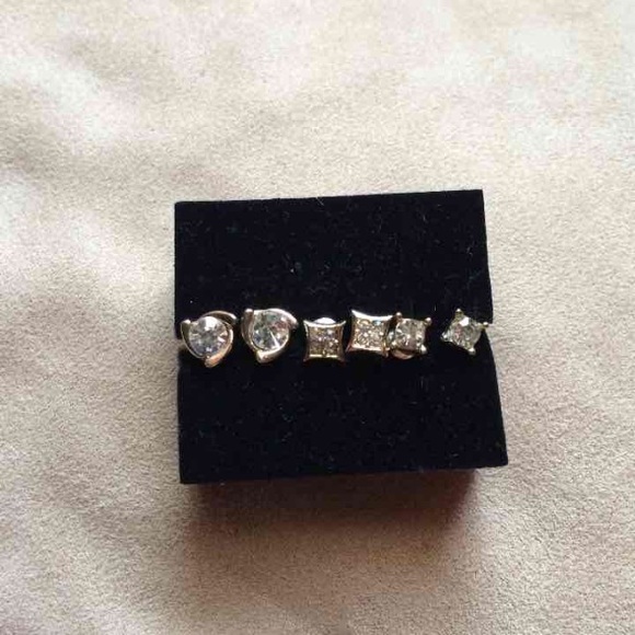 3 set of stud earrings - Picture 1 of 2