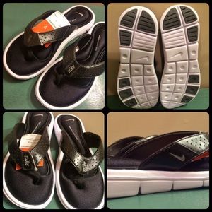 Nike Flip Flops Size 7, NEW