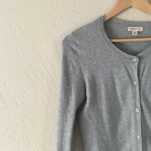 Classic crew neck grey cardigan