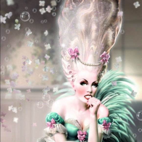 Meet your Posher, Laura - Picture 1 of 1