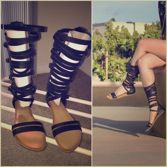 Sale 🎉 Madden girl gladiator Sandal