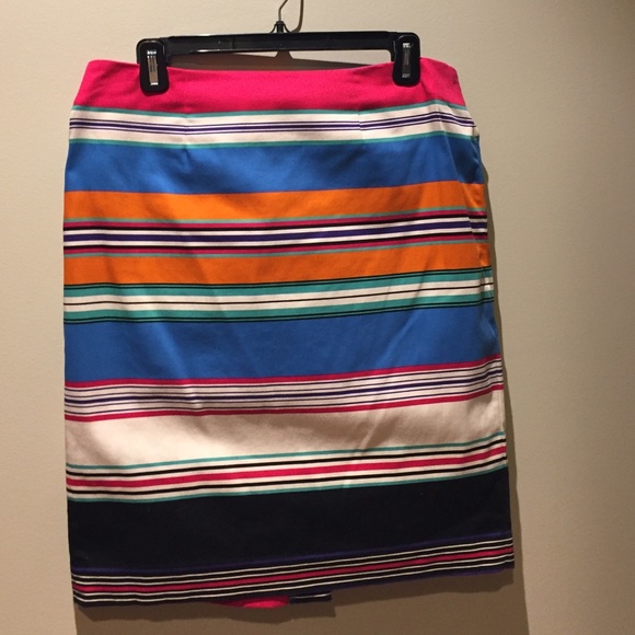 Fun bright cotton skirt that stretches!