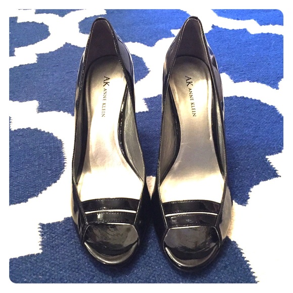 Anne Klein black shoes
