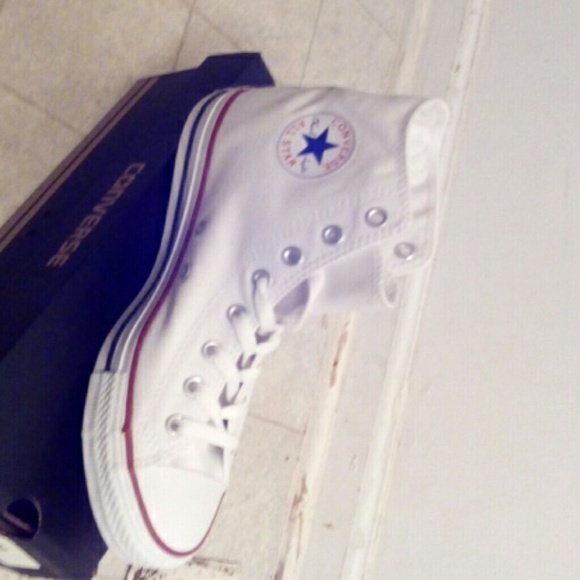 Converse - Picture 3 of 4