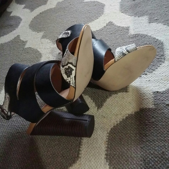 Shoes - Picture 4 of 4
