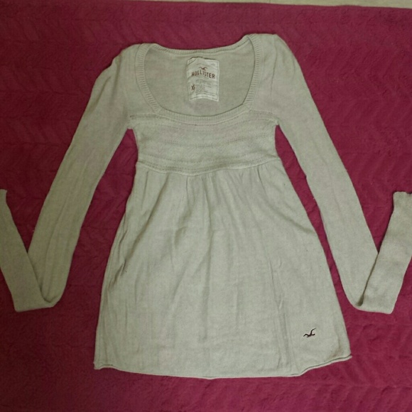 Hollister sweater