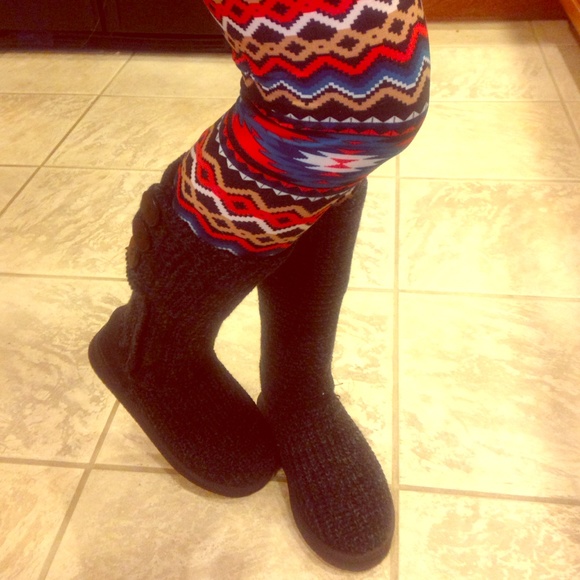 Black knit boots