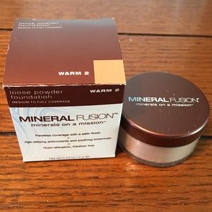 Mineral fusion loose powder