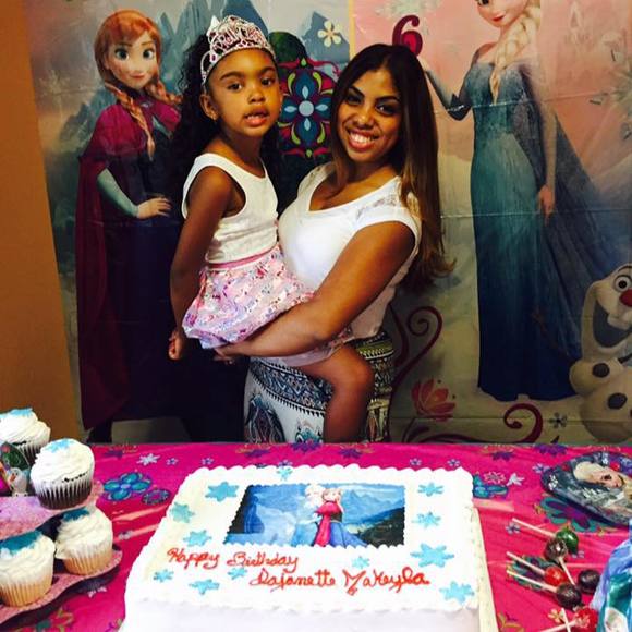 Meet your Posher, Jennifer