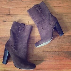 Plenty by Tracey Reese suede boots