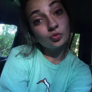 Meet your Posher, Casandra