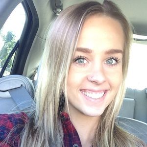 Meet your Posher, Alexis