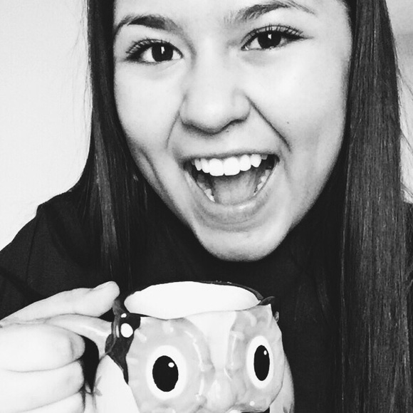 Meet your Posher, Alina