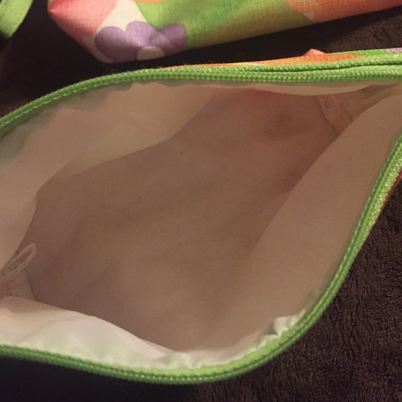 ✅ 5/$30 — LOT 2 Make-up Bags - Picture 2 of 4