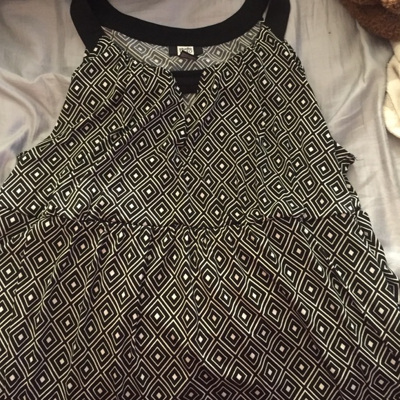 Patterned dress shirt