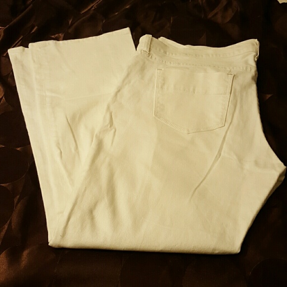 Old Navy white boot cut Jean