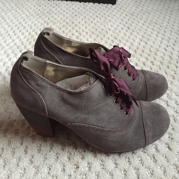 Anthropologie-Dolce Vita suede heels Purple laces - Picture 1 of 4