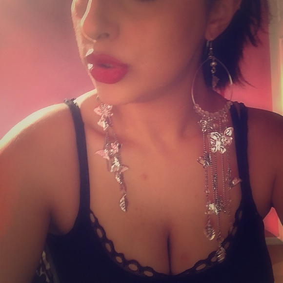 🔴SOLD!!🔴Let them fly butterfly earrings