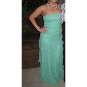 BCBG MaxAzria Light Mint Green Evening Gown Sz 8