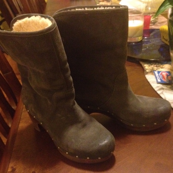 Size 8 lynnea uggs boots