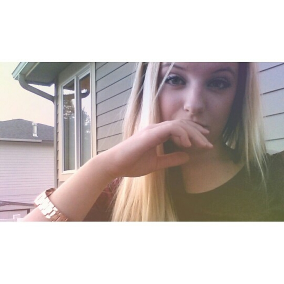 Meet your Posher, Lexi - Picture 1 of 1