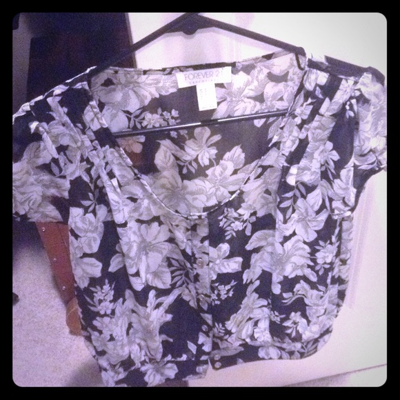 Short sleeve blouse