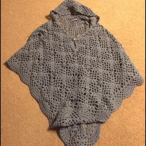 Gray knitted pull over shall