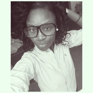 Meet your Posher, Dominique