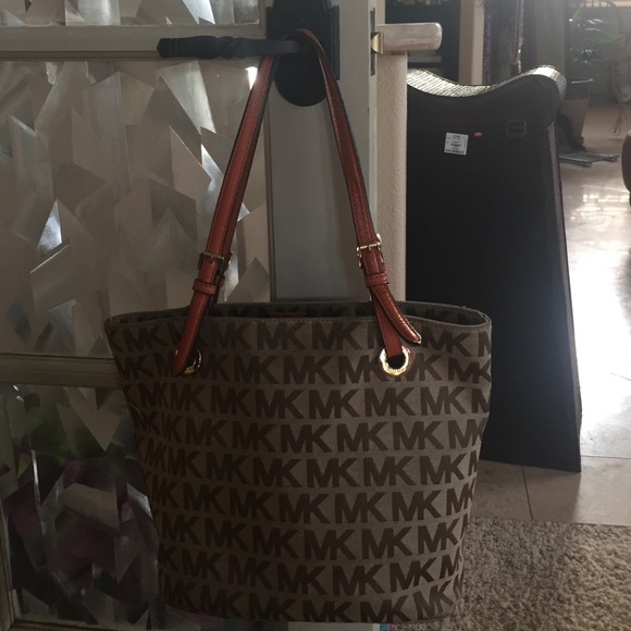 Michael kors purse