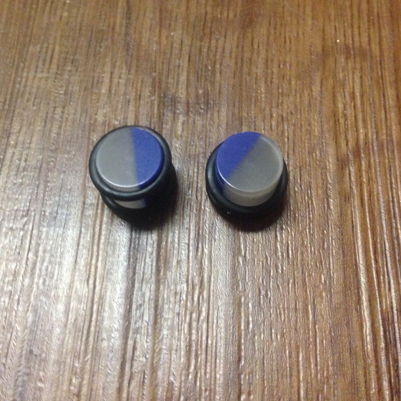 Blue/gray plugs 00g