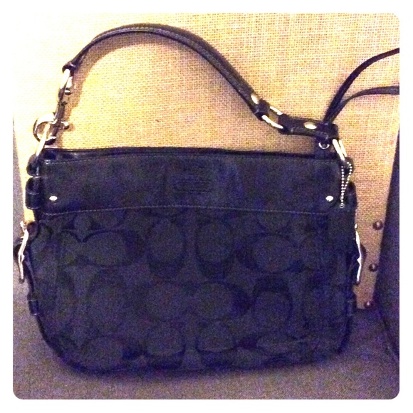 Coach Handbags - Coach Zoe Black Signature Shoulder Bag Purse