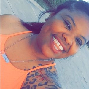 Meet your Posher, Ayannia