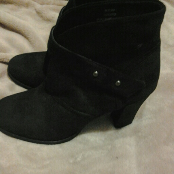 Crown Vintage Woman's heels $60 obo - Picture 2 of 2