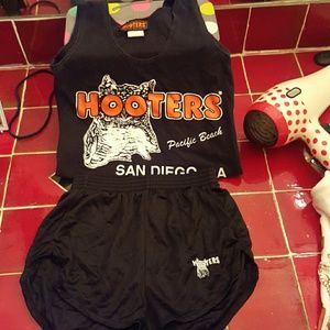 Hooters set