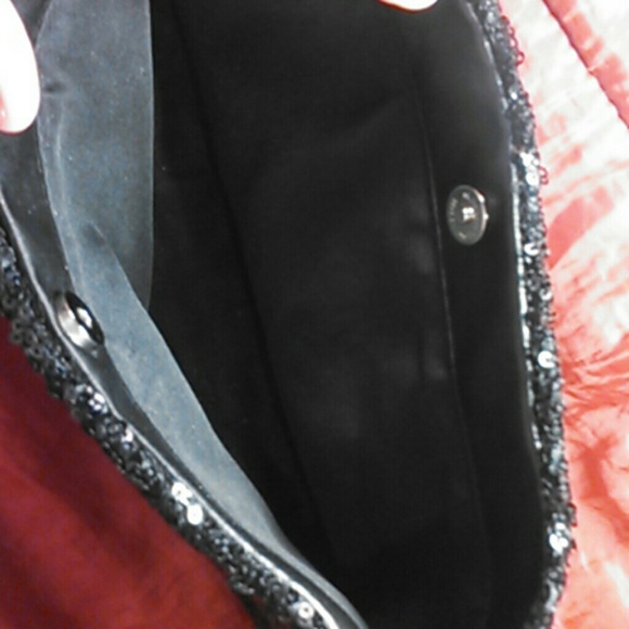 Handbags - Picture 3 of 3