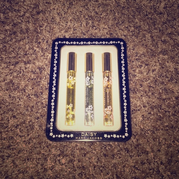 Marc Jacobs Rollerball perfume! Daisy