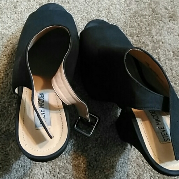 Steve Madden sling back wedges