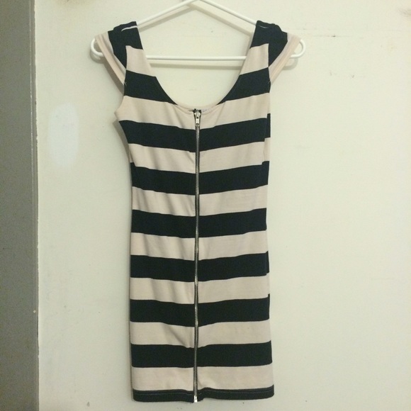 Black and off-white bodycon dress with front zip