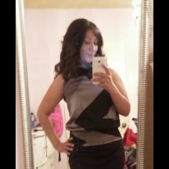 🚫Sold 🚫Black /grey halter blouse - Picture 3 of 4