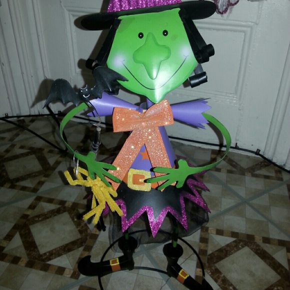 Nice decorations for Halloween.