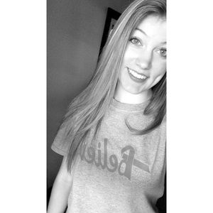 Meet your Posher, Lauren