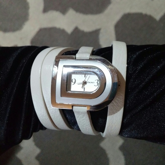DKNY WHITE leather watch