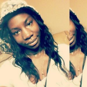 Meet your Posher, Valena