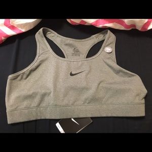 Nike pro sports bra