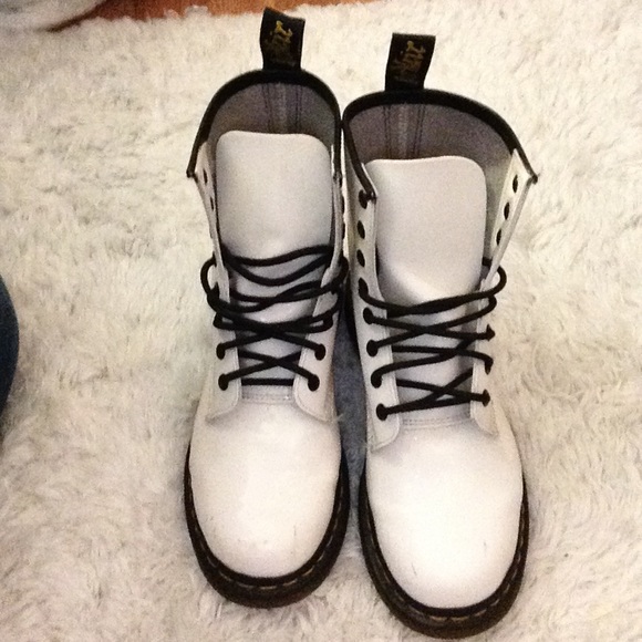 white docs