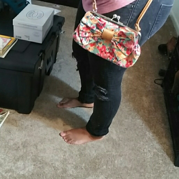 Floral print bow crossbody