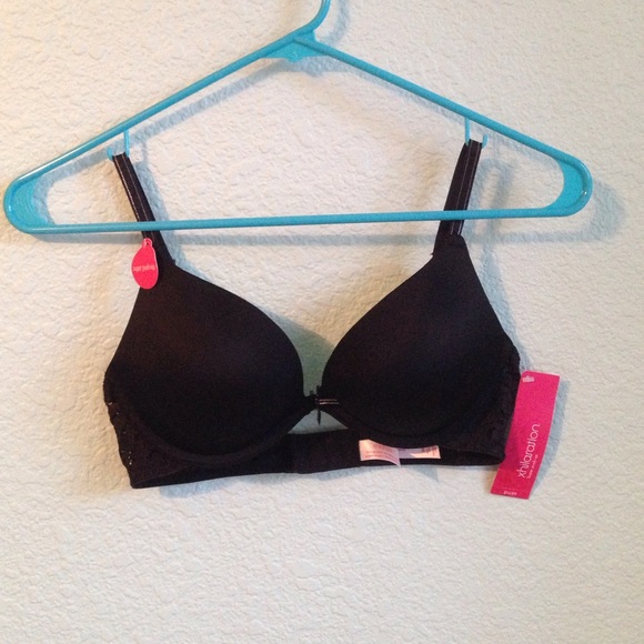 black xhileration bra.