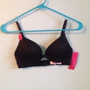 black xhileration bra.