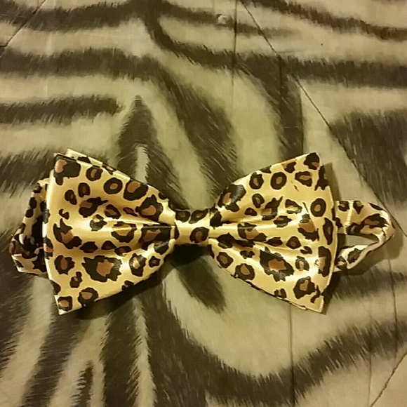 Cheetah print bow tie