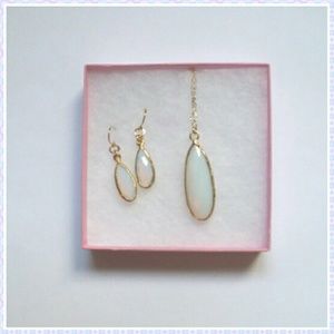 Teardrop Necklace and Earrings Set